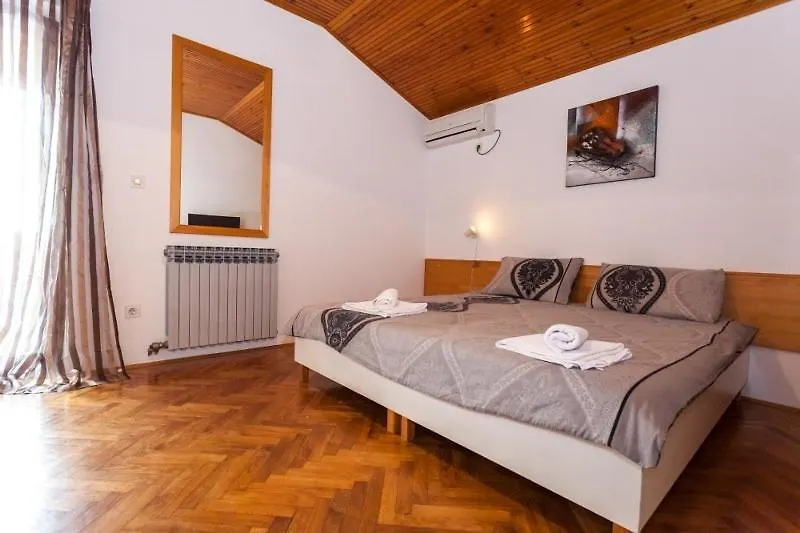 Studio Apartment Pakostane